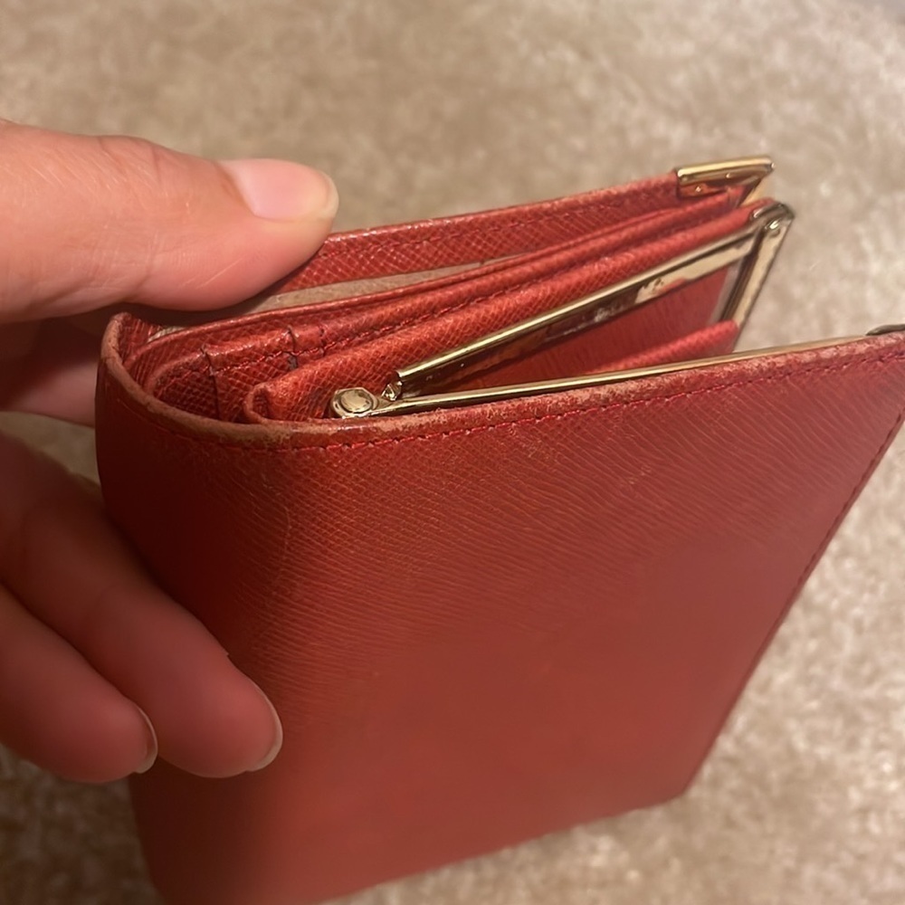 RED GIVENCHY KISS LOCK WALLET - Picture 12 of 16
